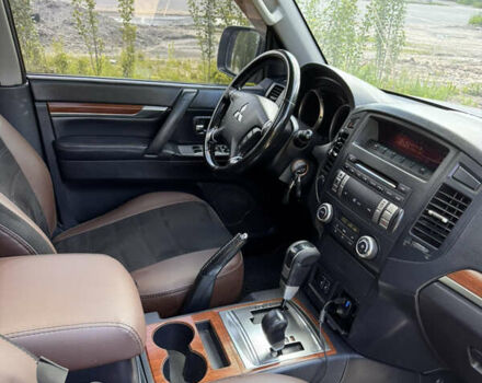 Сірий Міцубісі Паджеро, об'ємом двигуна 3 л та пробігом 215 тис. км за 12000 $, фото 6 на Automoto.ua