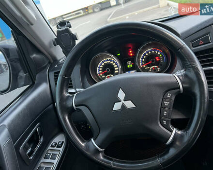 Серый Мицубиси Паджеро, объемом двигателя 2.97 л и пробегом 223 тыс. км за 11700 $, фото 22 на Automoto.ua