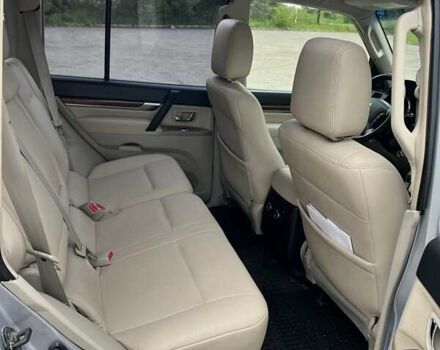 Сірий Міцубісі Паджеро, об'ємом двигуна 2.97 л та пробігом 187 тис. км за 10500 $, фото 7 на Automoto.ua