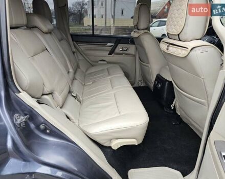 Сірий Міцубісі Паджеро, об'ємом двигуна 3 л та пробігом 187 тис. км за 11777 $, фото 25 на Automoto.ua