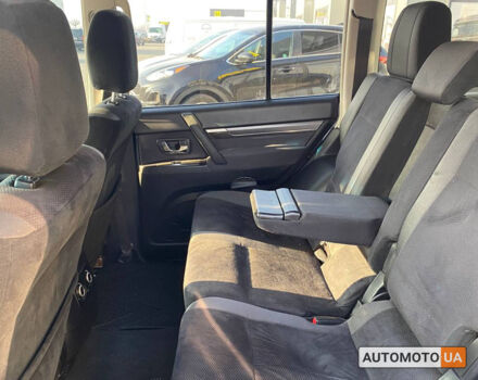 Сірий Міцубісі Паджеро, об'ємом двигуна 3.2 л та пробігом 260 тис. км за 15300 $, фото 22 на Automoto.ua