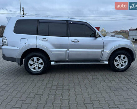 Серый Мицубиси Паджеро, объемом двигателя 3.2 л и пробегом 253 тыс. км за 12500 $, фото 5 на Automoto.ua
