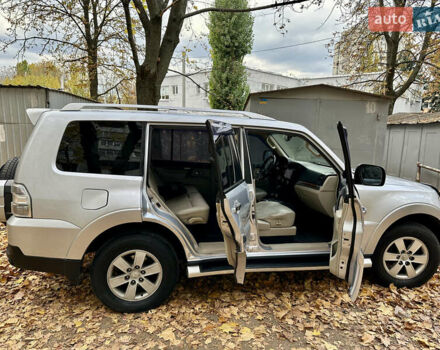 Сірий Міцубісі Паджеро, об'ємом двигуна 2.97 л та пробігом 154 тис. км за 9500 $, фото 5 на Automoto.ua