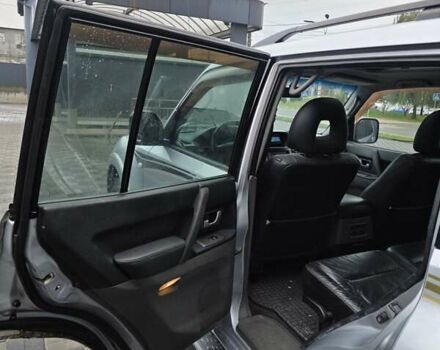 Сірий Міцубісі Паджеро, об'ємом двигуна 3 л та пробігом 396 тис. км за 7899 $, фото 17 на Automoto.ua