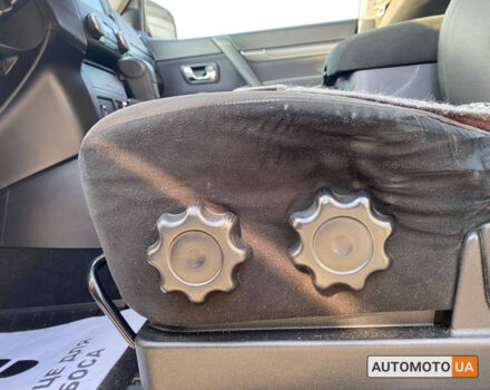 Сірий Міцубісі Паджеро, об'ємом двигуна 3.2 л та пробігом 260 тис. км за 15300 $, фото 11 на Automoto.ua