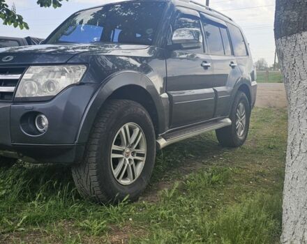 Сірий Міцубісі Паджеро, об'ємом двигуна 3 л та пробігом 300 тис. км за 11500 $, фото 2 на Automoto.ua