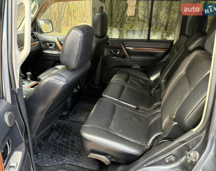 Мицубиси Паджеро 2008 в Чугуеве на Automoto.ua Серый Мицубиси Паджеро, объемом двигателя 2.97 л и пробегом 182 тыс. км за 11800 $, фото 9 на Automoto.ua
