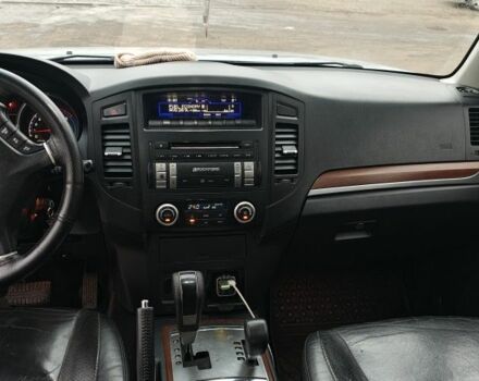 Сірий Міцубісі Паджеро, об'ємом двигуна 3 л та пробігом 270 тис. км за 11900 $, фото 4 на Automoto.ua