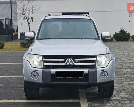 Серый Мицубиси Паджеро, объемом двигателя 3 л и пробегом 259 тыс. км за 9700 $, фото 2 на Automoto.ua