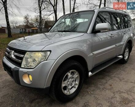 Серый Мицубиси Паджеро, объемом двигателя 2.97 л и пробегом 198 тыс. км за 10000 $, фото 5 на Automoto.ua