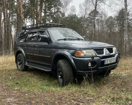 Серый Мицубиси Паджеро, объемом двигателя 3 л и пробегом 290 тыс. км за 9000 $, фото 1 на Automoto.ua