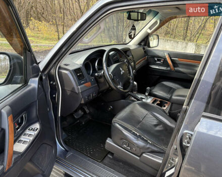 Мицубиси Паджеро 2008 в Чугуеве на Automoto.ua Серый Мицубиси Паджеро, объемом двигателя 2.97 л и пробегом 182 тыс. км за 11800 $, фото 13 на Automoto.ua