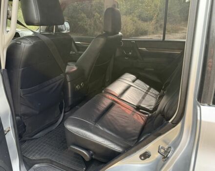 Серый Мицубиси Паджеро, объемом двигателя 3.2 л и пробегом 284 тыс. км за 11500 $, фото 10 на Automoto.ua