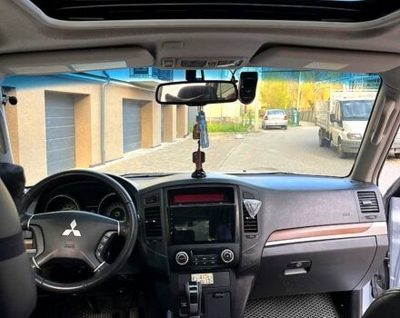 Сірий Міцубісі Паджеро, об'ємом двигуна 3 л та пробігом 211 тис. км за 10700 $, фото 3 на Automoto.ua