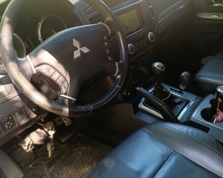 Сірий Міцубісі Паджеро, об'ємом двигуна 3.2 л та пробігом 352 тис. км за 9125 $, фото 5 на Automoto.ua