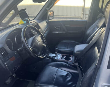 Серый Мицубиси Паджеро, объемом двигателя 3 л и пробегом 199 тыс. км за 11500 $, фото 4 на Automoto.ua