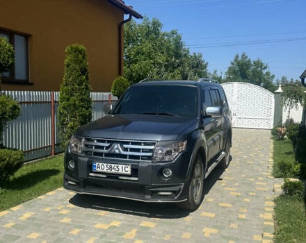 Серый Мицубиси Паджеро, объемом двигателя 3.2 л и пробегом 230 тыс. км за 14500 $, фото 1 на Automoto.ua
