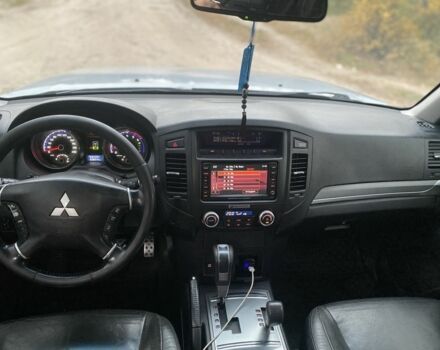 Сірий Міцубісі Паджеро, об'ємом двигуна 3.2 л та пробігом 500 тис. км за 6750 $, фото 5 на Automoto.ua