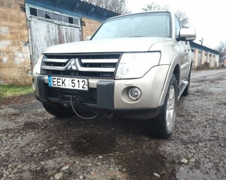 Сірий Міцубісі Паджеро, об'ємом двигуна 3.2 л та пробігом 208 тис. км за 6991 $, фото 3 на Automoto.ua