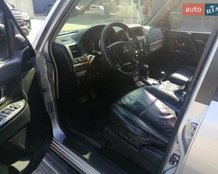 Сірий Міцубісі Паджеро, об'ємом двигуна 2.97 л та пробігом 199 тис. км за 12500 $, фото 3 на Automoto.ua