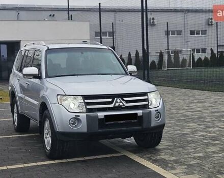 Серый Мицубиси Паджеро, объемом двигателя 3 л и пробегом 259 тыс. км за 9700 $, фото 3 на Automoto.ua
