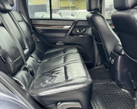 Сірий Міцубісі Паджеро, об'ємом двигуна 3 л та пробігом 191 тис. км за 9999 $, фото 16 на Automoto.ua