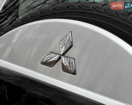 Серый Мицубиси Паджеро, объемом двигателя 2.97 л и пробегом 198 тыс. км за 10000 $, фото 13 на Automoto.ua