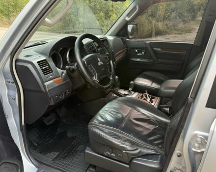 Серый Мицубиси Паджеро, объемом двигателя 3.2 л и пробегом 284 тыс. км за 11500 $, фото 8 на Automoto.ua