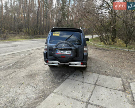 Мицубиси Паджеро 2008 в Чугуеве на Automoto.ua Серый Мицубиси Паджеро, объемом двигателя 2.97 л и пробегом 182 тыс. км за 11800 $, фото 5 на Automoto.ua
