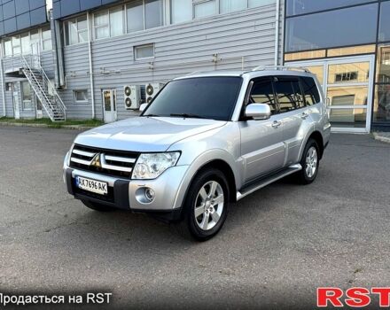 Сірий Міцубісі Паджеро, об'ємом двигуна 3.8 л та пробігом 178 тис. км за 11999 $, фото 1 на Automoto.ua