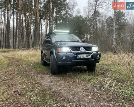 Серый Мицубиси Паджеро, объемом двигателя 3 л и пробегом 290 тыс. км за 9000 $, фото 12 на Automoto.ua