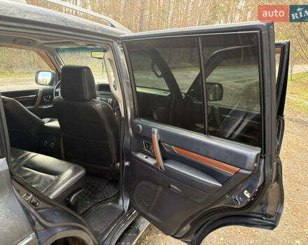 Мицубиси Паджеро 2008 в Чугуеве на Automoto.ua Серый Мицубиси Паджеро, объемом двигателя 2.97 л и пробегом 182 тыс. км за 11800 $, фото 20 на Automoto.ua