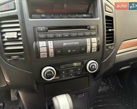 Мицубиси Паджеро 2008 в Чугуеве на Automoto.ua Серый Мицубиси Паджеро, объемом двигателя 2.97 л и пробегом 182 тыс. км за 11800 $, фото 15 на Automoto.ua