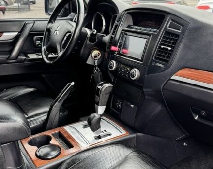 Сірий Міцубісі Паджеро, об'ємом двигуна 3 л та пробігом 191 тис. км за 9999 $, фото 17 на Automoto.ua