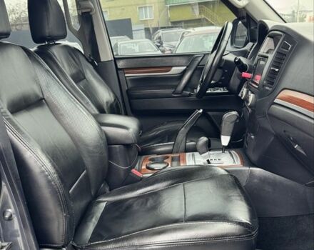 Сірий Міцубісі Паджеро, об'ємом двигуна 3 л та пробігом 191 тис. км за 9999 $, фото 19 на Automoto.ua