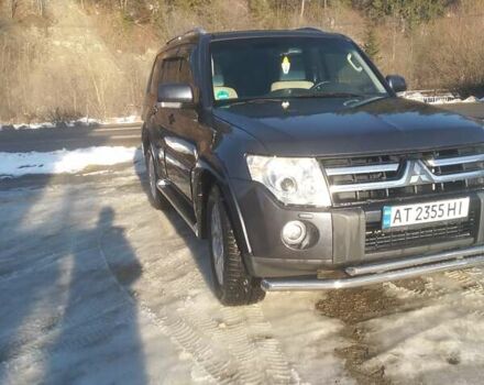 Серый Мицубиси Паджеро, объемом двигателя 3.2 л и пробегом 268 тыс. км за 13400 $, фото 2 на Automoto.ua