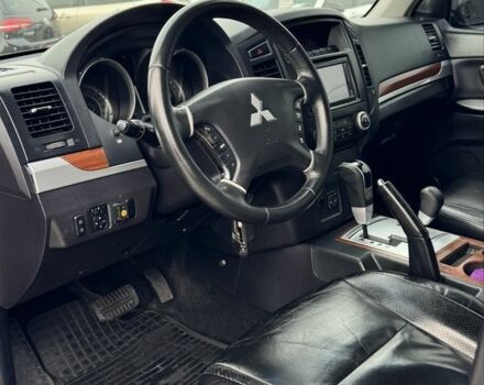 Сірий Міцубісі Паджеро, об'ємом двигуна 3 л та пробігом 191 тис. км за 9999 $, фото 10 на Automoto.ua