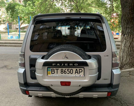 Серый Мицубиси Паджеро, объемом двигателя 3 л и пробегом 124 тыс. км за 14500 $, фото 2 на Automoto.ua