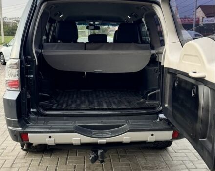 Сірий Міцубісі Паджеро, об'ємом двигуна 3 л та пробігом 191 тис. км за 9999 $, фото 5 на Automoto.ua