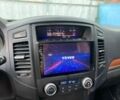 Серый Мицубиси Паджеро, объемом двигателя 3.2 л и пробегом 285 тыс. км за 12700 $, фото 3 на Automoto.ua