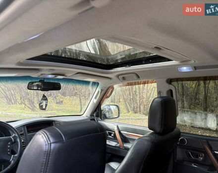 Мицубиси Паджеро 2008 в Чугуеве на Automoto.ua Серый Мицубиси Паджеро, объемом двигателя 2.97 л и пробегом 182 тыс. км за 11800 $, фото 11 на Automoto.ua