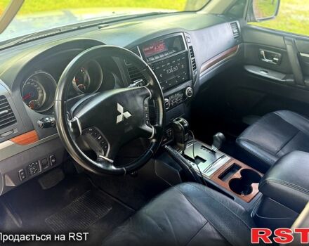 Серый Мицубиси Паджеро, объемом двигателя 3 л и пробегом 213 тыс. км за 12500 $, фото 6 на Automoto.ua
