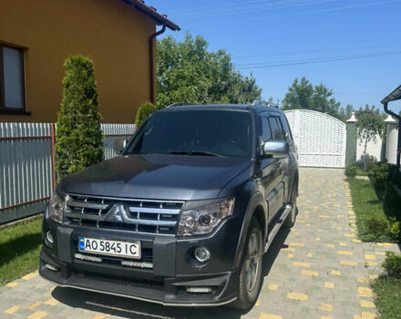 Серый Мицубиси Паджеро, объемом двигателя 3.2 л и пробегом 230 тыс. км за 14500 $, фото 3 на Automoto.ua