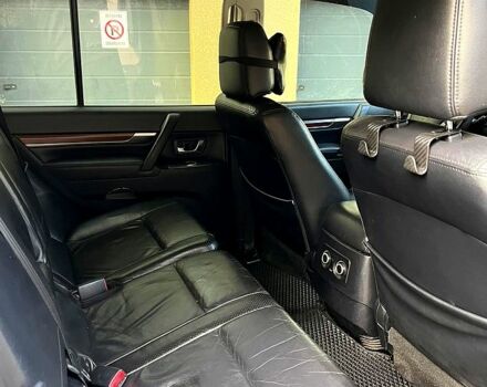 Сірий Міцубісі Паджеро, об'ємом двигуна 3 л та пробігом 211 тис. км за 10700 $, фото 5 на Automoto.ua