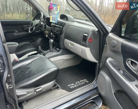 Серый Мицубиси Паджеро, объемом двигателя 3 л и пробегом 290 тыс. км за 9000 $, фото 15 на Automoto.ua