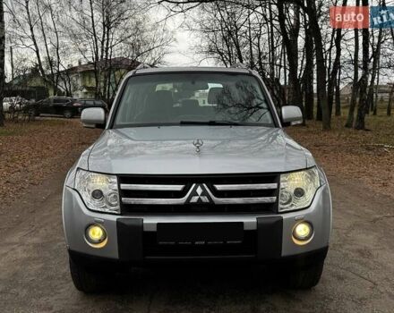 Серый Мицубиси Паджеро, объемом двигателя 2.97 л и пробегом 198 тыс. км за 10000 $, фото 1 на Automoto.ua