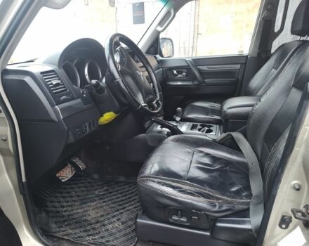 Сірий Міцубісі Паджеро, об'ємом двигуна 3.2 л та пробігом 208 тис. км за 6991 $, фото 4 на Automoto.ua