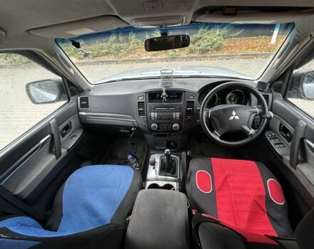 Сірий Міцубісі Паджеро, об'ємом двигуна 3.2 л та пробігом 170 тис. км за 4850 $, фото 10 на Automoto.ua