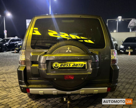 Мицубиси Паджеро 2010 в Мукачеве на Automoto.ua Серый Мицубиси Паджеро, объемом двигателя 3.2 л и пробегом 290 тыс. км за 15990 $, фото 4 на Automoto.ua