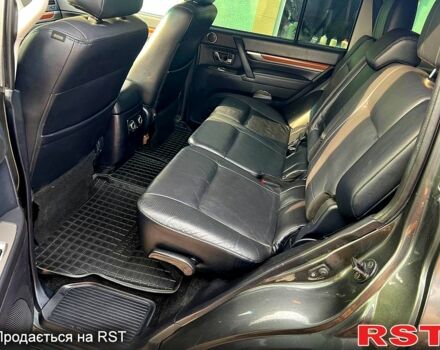 Серый Мицубиси Паджеро, объемом двигателя 3.2 л и пробегом 212 тыс. км за 17000 $, фото 9 на Automoto.ua